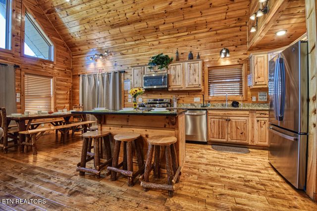 1607 Ridgecrest Drive, Sevierville, TN 37876