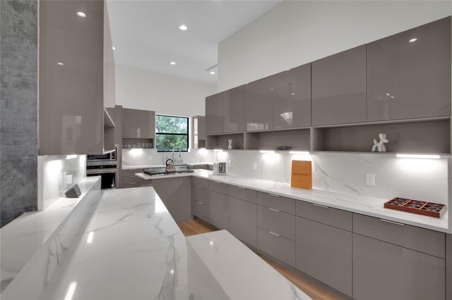 5907 Winsome Lane B, Houston, TX 77057