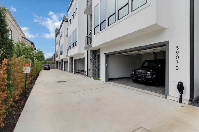 5907 Winsome Lane B, Houston, TX 77057