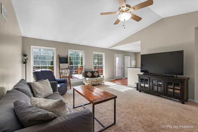 735 Royal Glen Drive, Cary, IL 60013