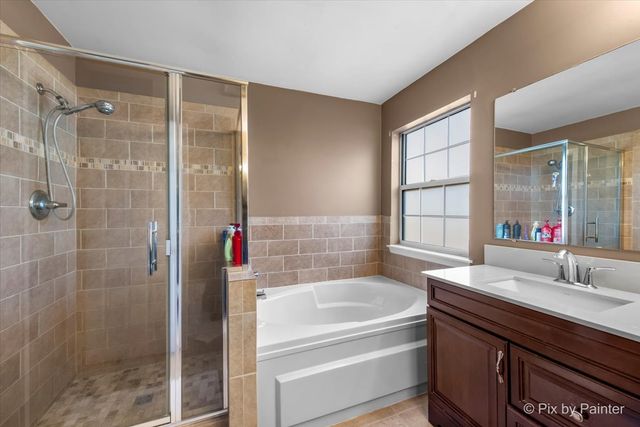 735 Royal Glen Drive, Cary, IL 60013