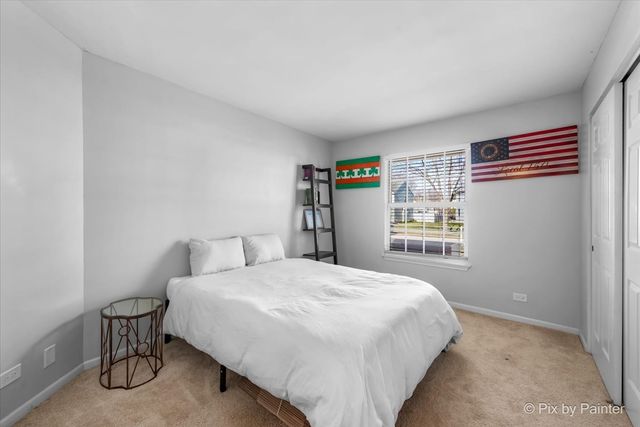 735 Royal Glen Drive, Cary, IL 60013