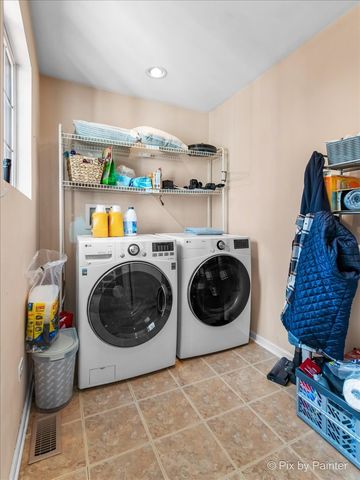 735 Royal Glen Drive, Cary, IL 60013