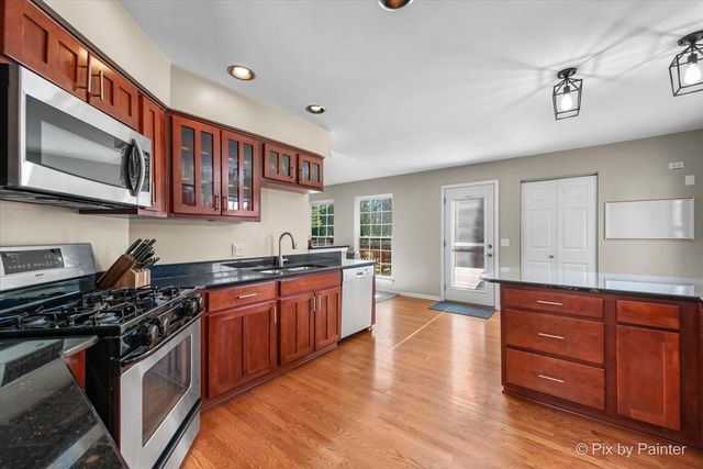 735 Royal Glen Drive, Cary, IL 60013