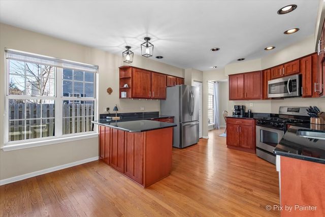 735 Royal Glen Drive, Cary, IL 60013