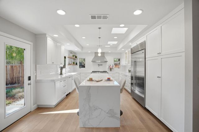 1677 Middleton Avenue, Los Altos, CA 94024