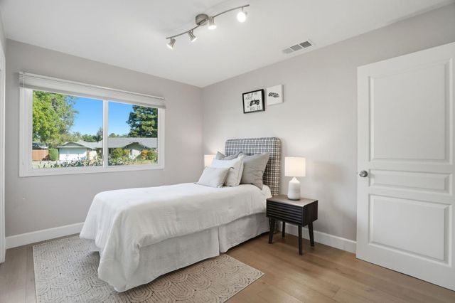 1677 Middleton Avenue, Los Altos, CA 94024