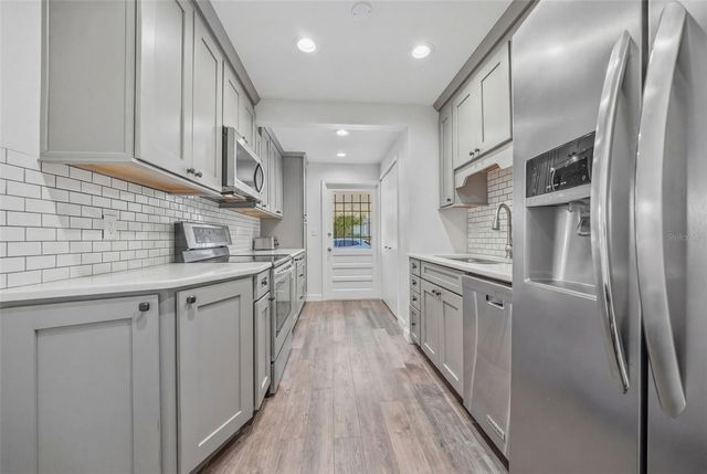 1100 32ND AVENUE N, St Petersburg, FL 33704