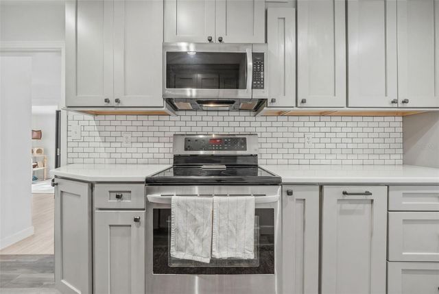 1100 32ND AVENUE N, St Petersburg, FL 33704