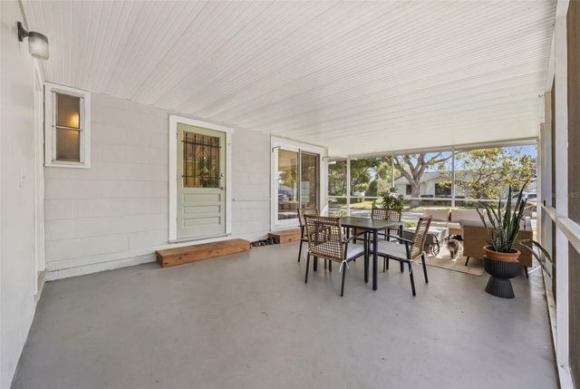 1100 32ND AVENUE N, St Petersburg, FL 33704
