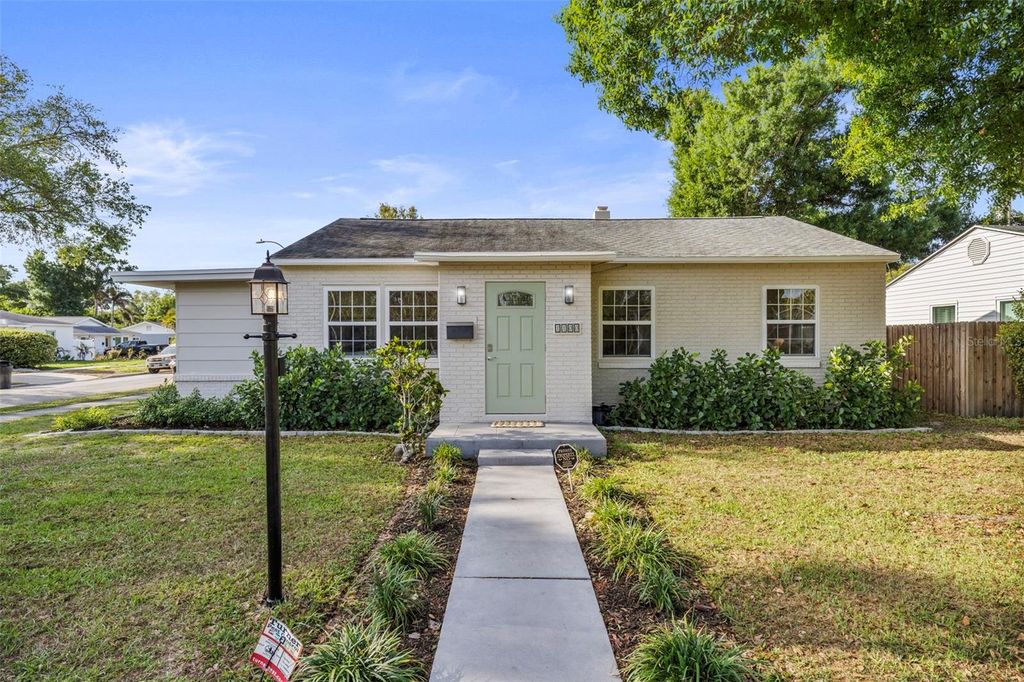 Image 1 of property listing at 1100 32ND AVENUE N, St Petersburg, FL 33704