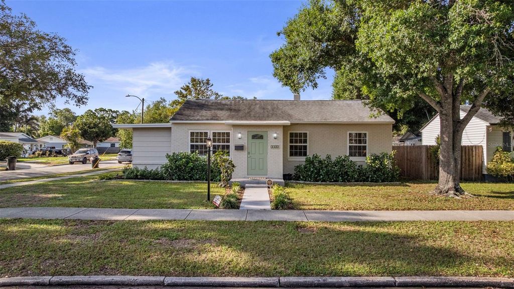 Image 2 of property listing at 1100 32ND AVENUE N, St Petersburg, FL 33704