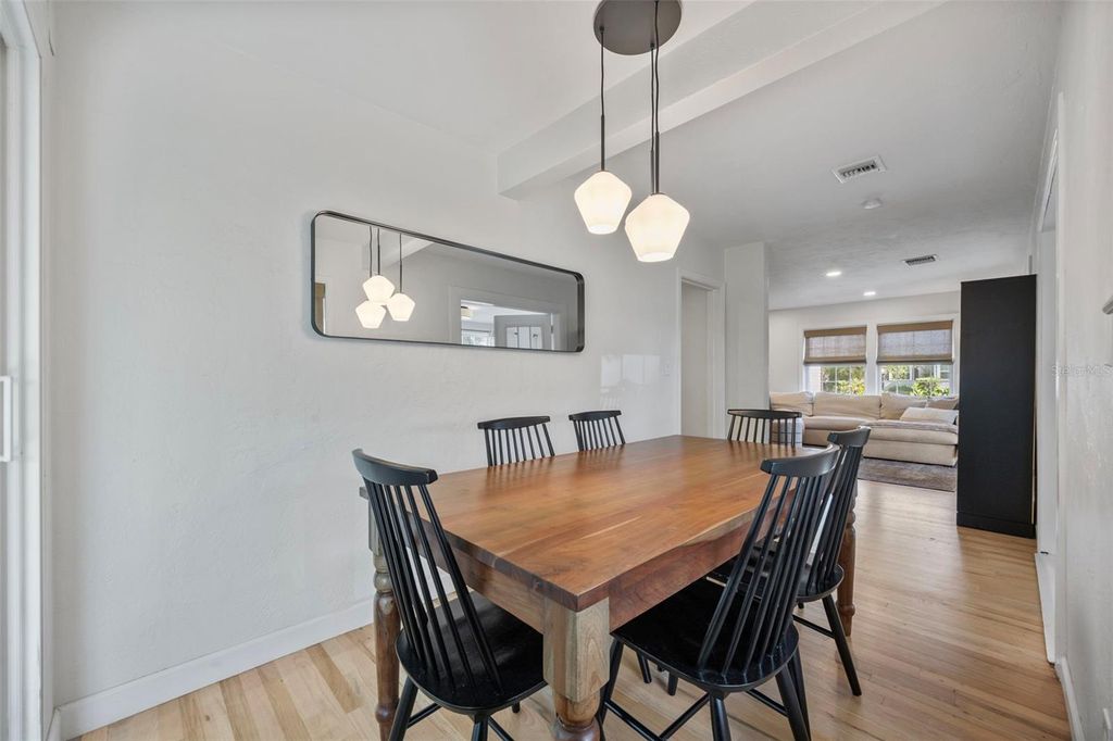 Image 13 of property listing at 1100 32ND AVENUE N, St Petersburg, FL 33704