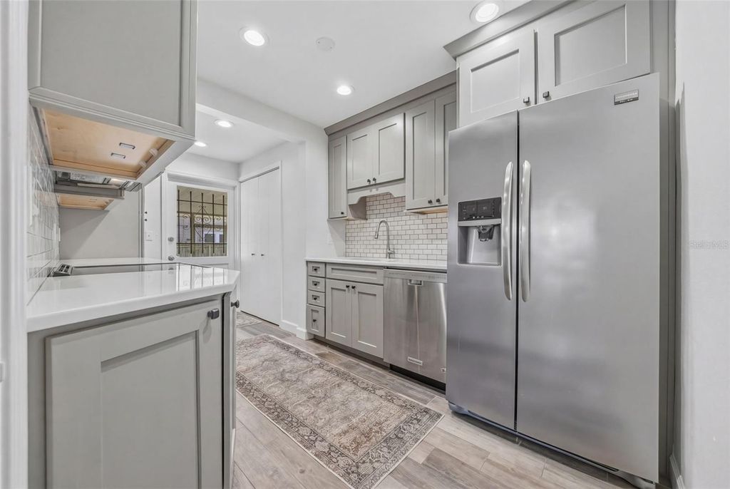 Image 14 of property listing at 1100 32ND AVENUE N, St Petersburg, FL 33704