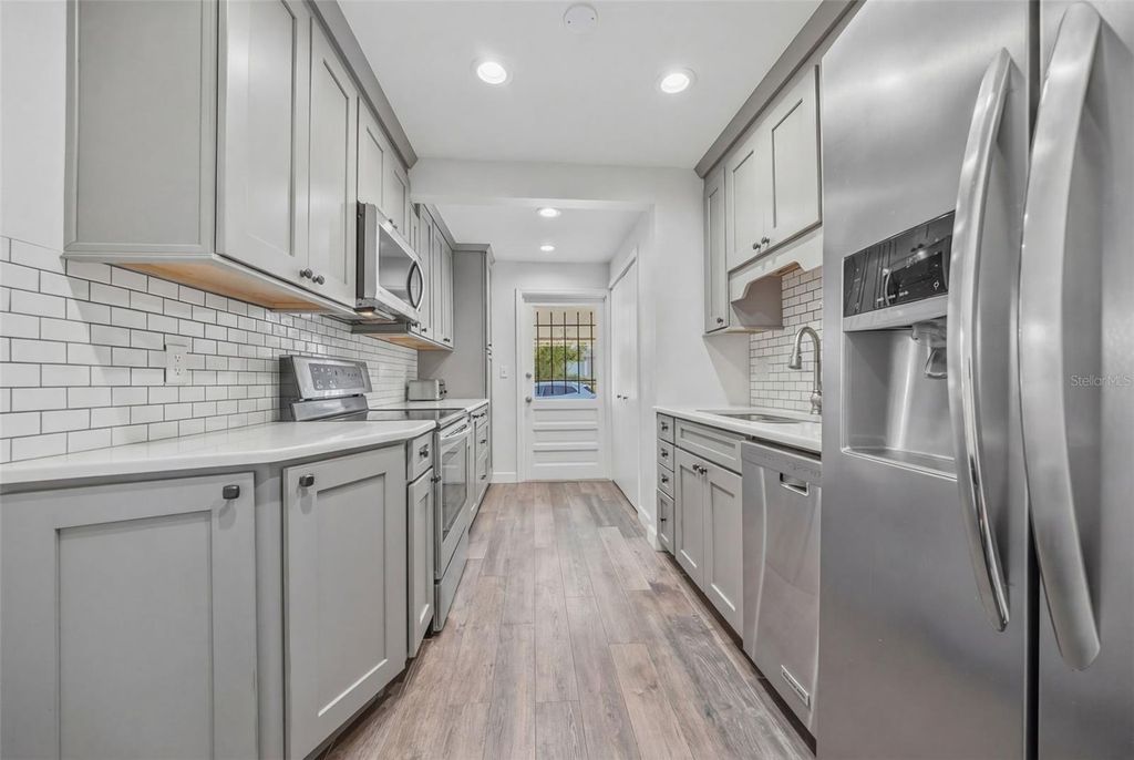 Image 15 of property listing at 1100 32ND AVENUE N, St Petersburg, FL 33704