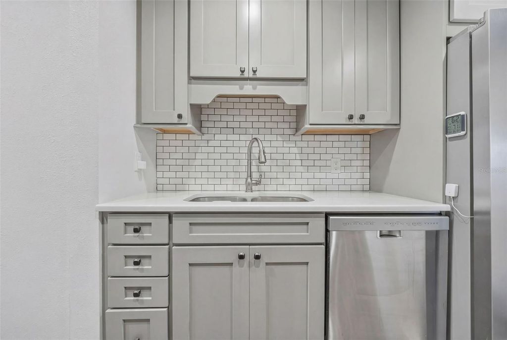 Image 16 of property listing at 1100 32ND AVENUE N, St Petersburg, FL 33704