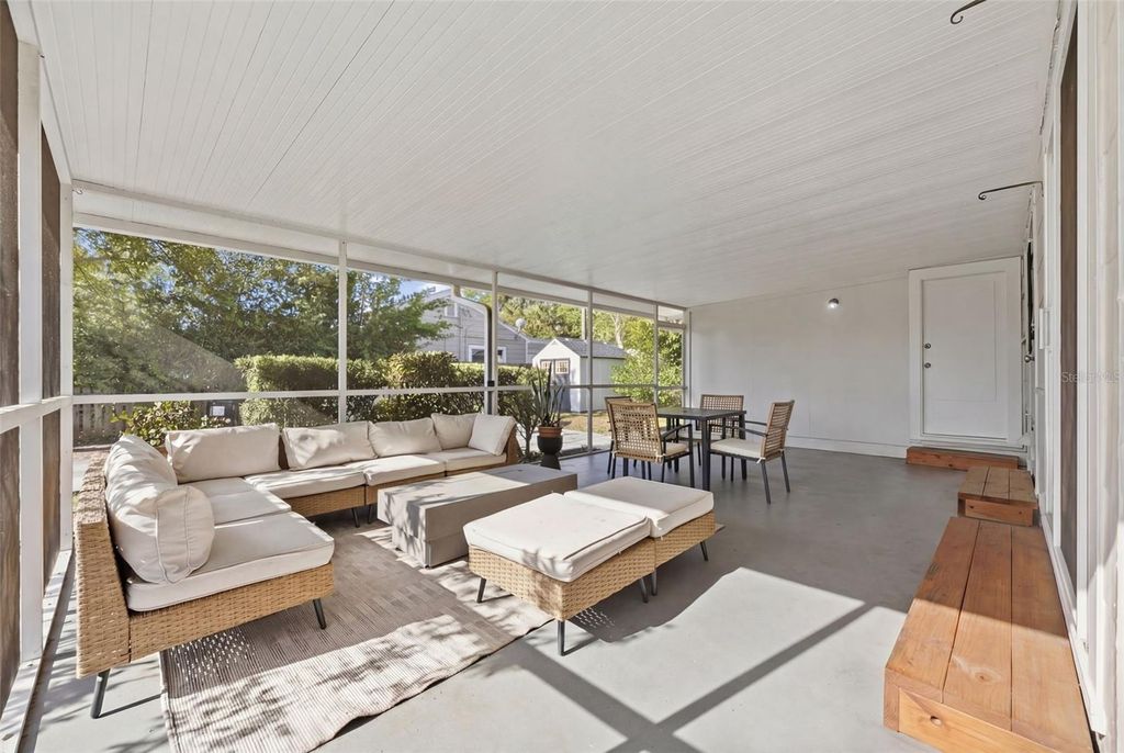 Image 28 of property listing at 1100 32ND AVENUE N, St Petersburg, FL 33704