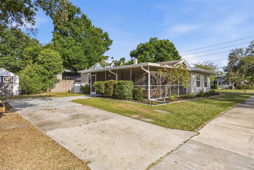 Image 29 of property listing at 1100 32ND AVENUE N, St Petersburg, FL 33704