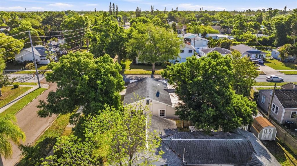 Image 33 of property listing at 1100 32ND AVENUE N, St Petersburg, FL 33704