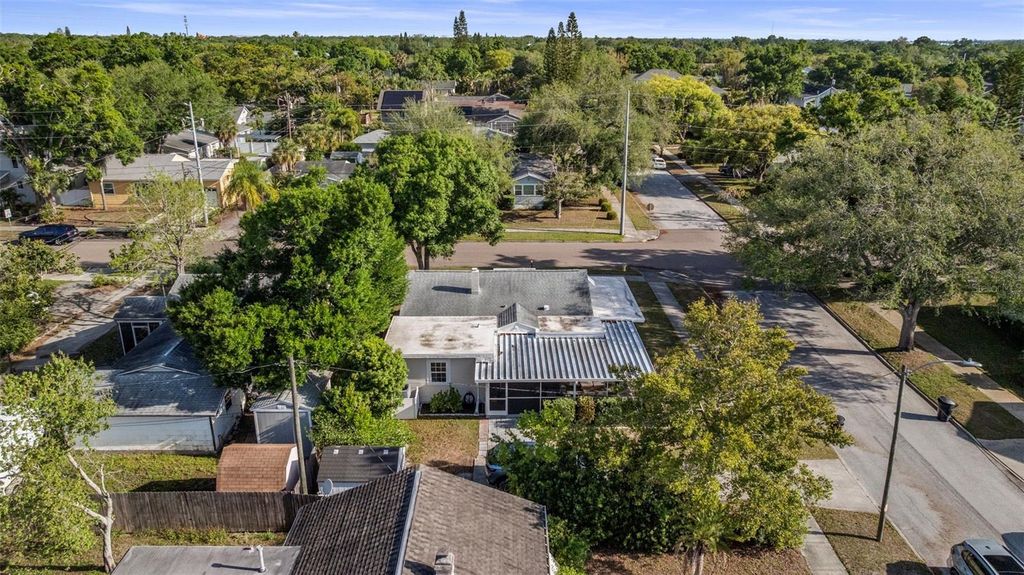 Image 35 of property listing at 1100 32ND AVENUE N, St Petersburg, FL 33704