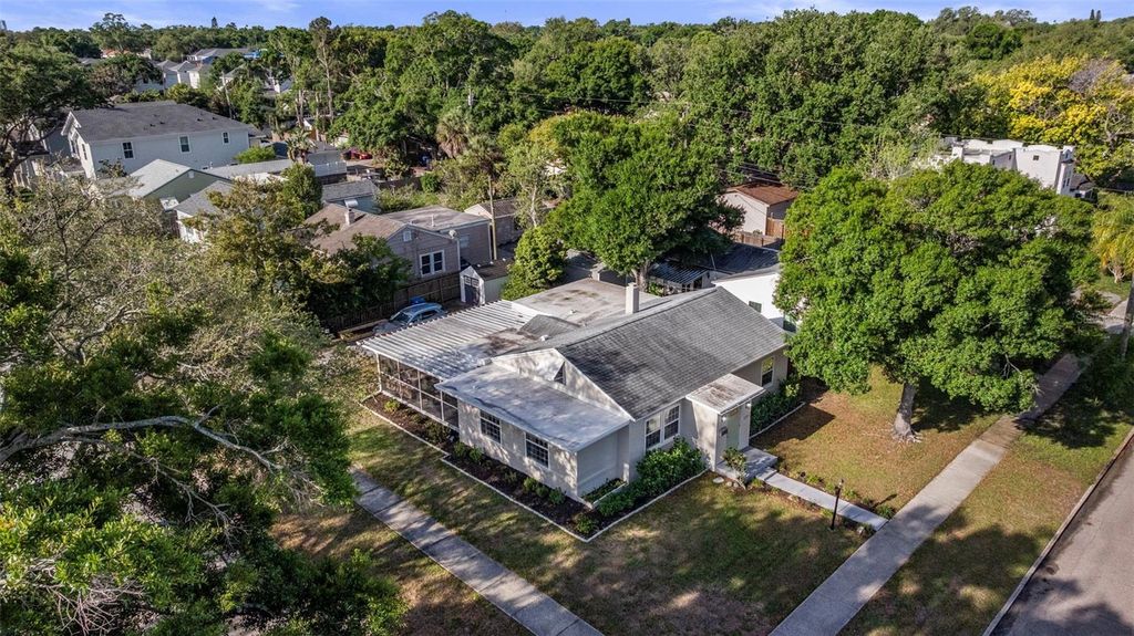 Image 36 of property listing at 1100 32ND AVENUE N, St Petersburg, FL 33704