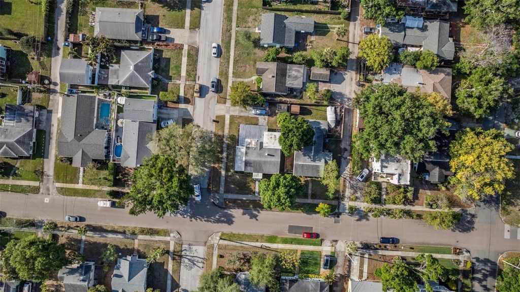 Image 38 of property listing at 1100 32ND AVENUE N, St Petersburg, FL 33704