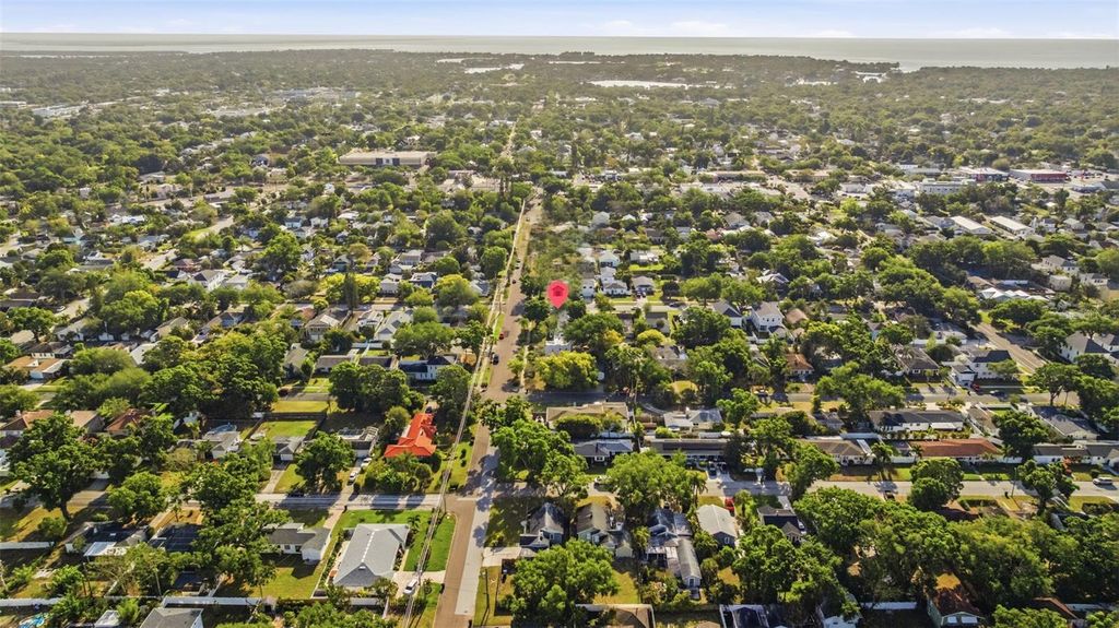 Image 39 of property listing at 1100 32ND AVENUE N, St Petersburg, FL 33704