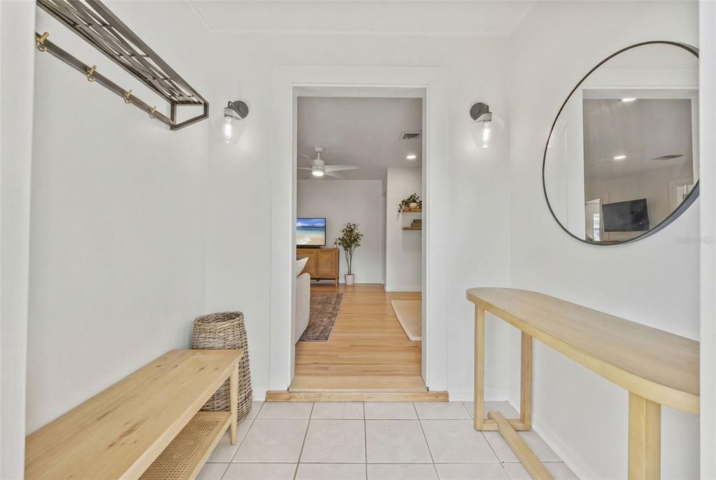 Image 5 of property listing at 1100 32ND AVENUE N, St Petersburg, FL 33704