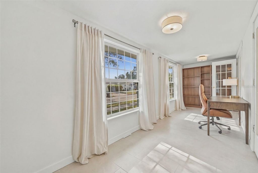 Image 10 of property listing at 1100 32ND AVENUE N, St Petersburg, FL 33704