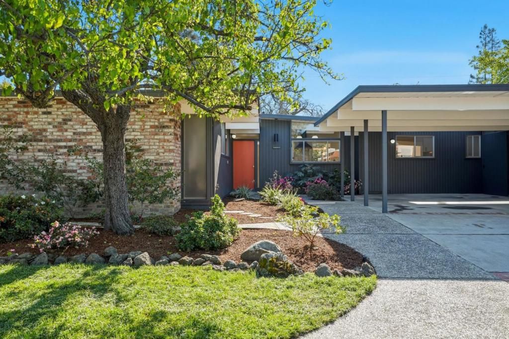 Image 1 of property listing at 3862 Mumford Place, Palo Alto, CA 94306