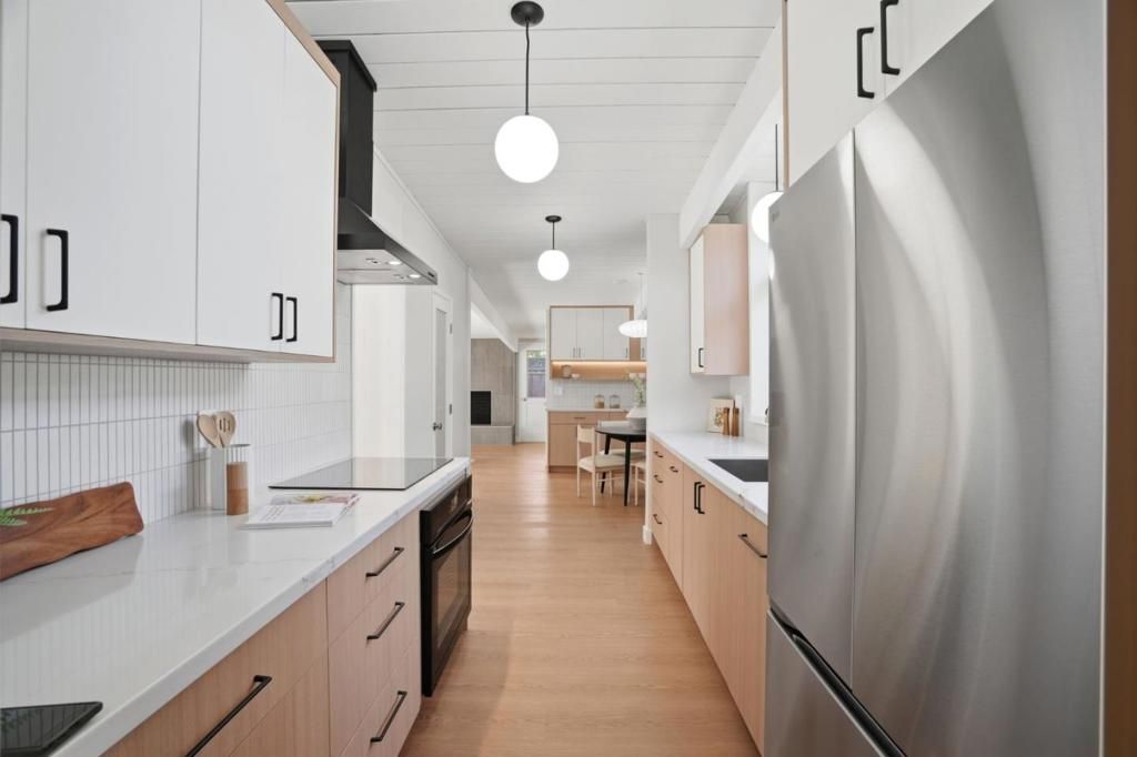 Image 15 of property listing at 3862 Mumford Place, Palo Alto, CA 94306