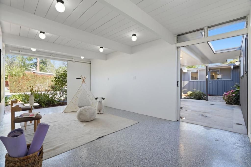 Image 41 of property listing at 3862 Mumford Place, Palo Alto, CA 94306