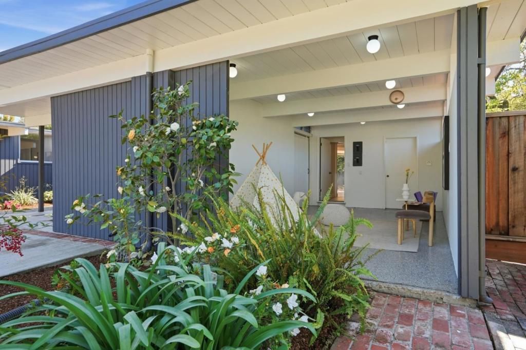 Image 52 of property listing at 3862 Mumford Place, Palo Alto, CA 94306