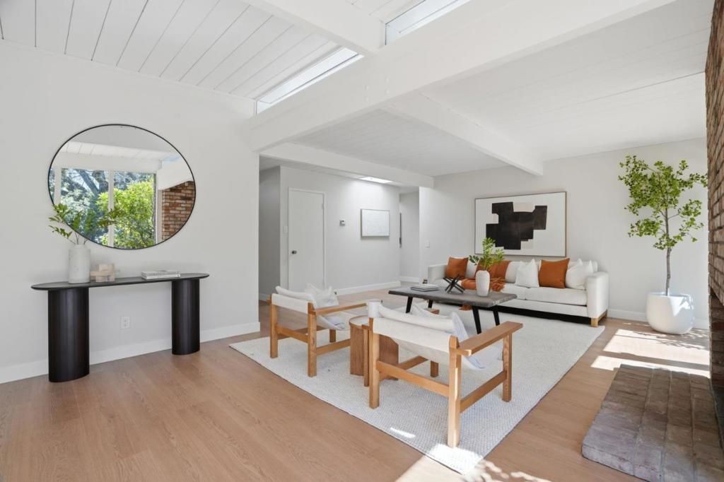 Image 6 of property listing at 3862 Mumford Place, Palo Alto, CA 94306