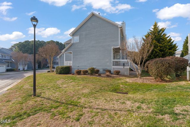 8221 Hempshire Place 106, Raleigh, NC 27613