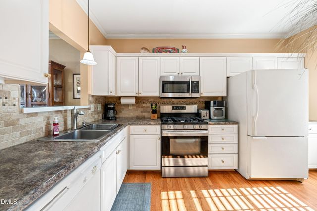 8221 Hempshire Place 106, Raleigh, NC 27613