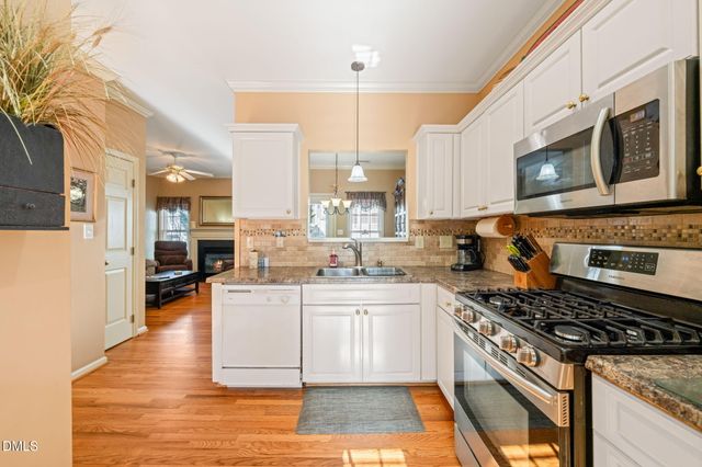 8221 Hempshire Place 106, Raleigh, NC 27613