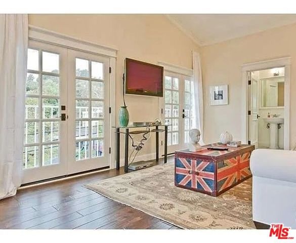 580 N Kenter Avenue, Los Angeles, CA 90049