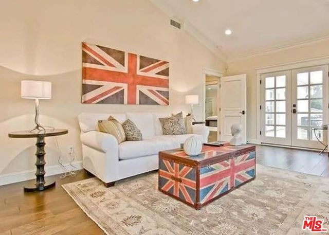 580 N Kenter Avenue, Los Angeles, CA 90049