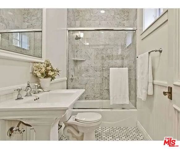 580 N Kenter Avenue, Los Angeles, CA 90049