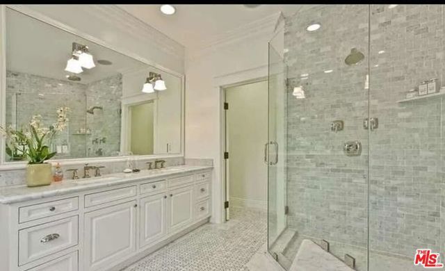 580 N Kenter Avenue, Los Angeles, CA 90049