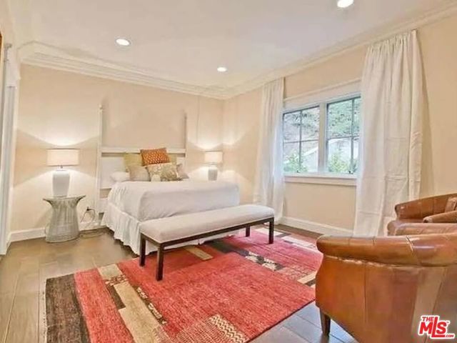 580 N Kenter Avenue, Los Angeles, CA 90049