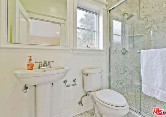 580 N Kenter Avenue, Los Angeles, CA 90049