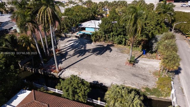 848 NW 18th Ave, Miami, FL 33125