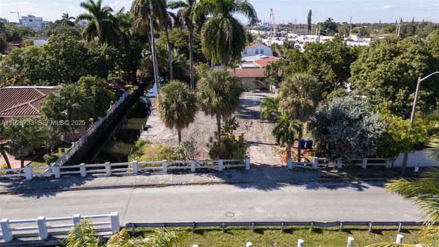 848 NW 18th Ave, Miami, FL 33125