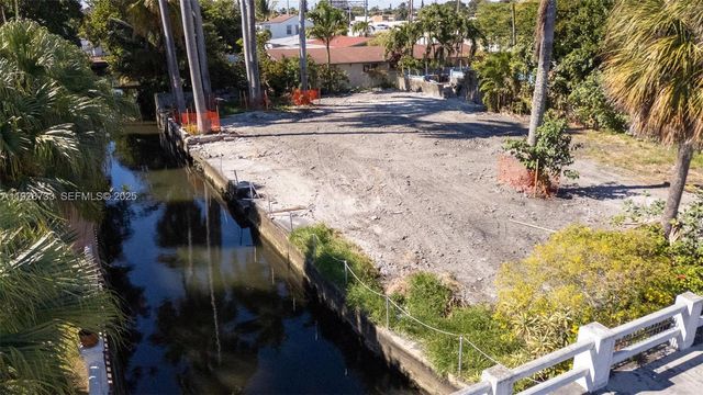 848 NW 18th Ave, Miami, FL 33125