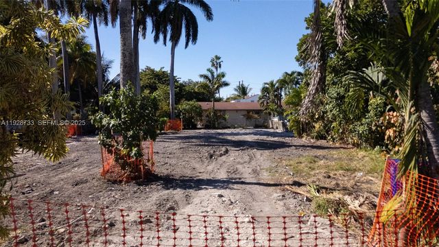 848 NW 18th Ave, Miami, FL 33125