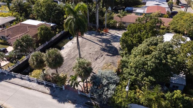 848 NW 18th Ave, Miami, FL 33125