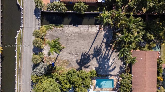 848 NW 18th Ave, Miami, FL 33125