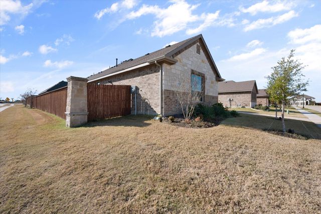 3703 Twin Pines Drive, Grand Prairie, TX 76065